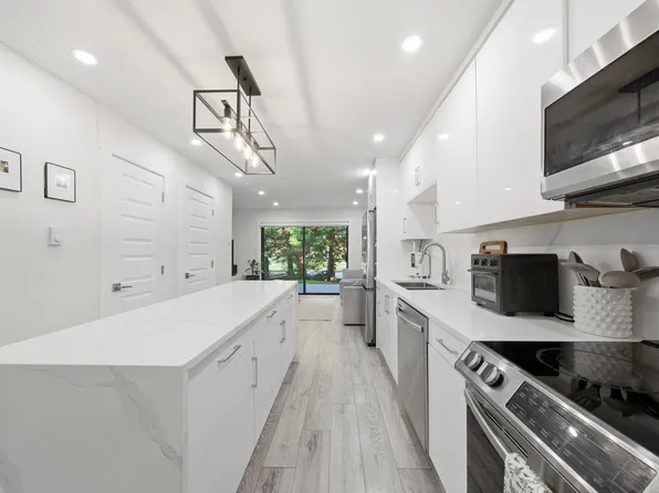 4328 Garden Grove Dr, Burnaby, BC V5G 4G6