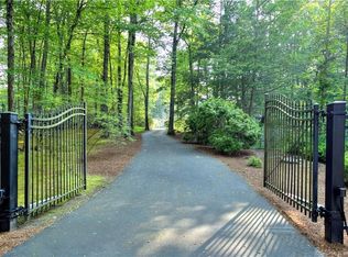 10 Treadwell Ln, Weston, CT 06883