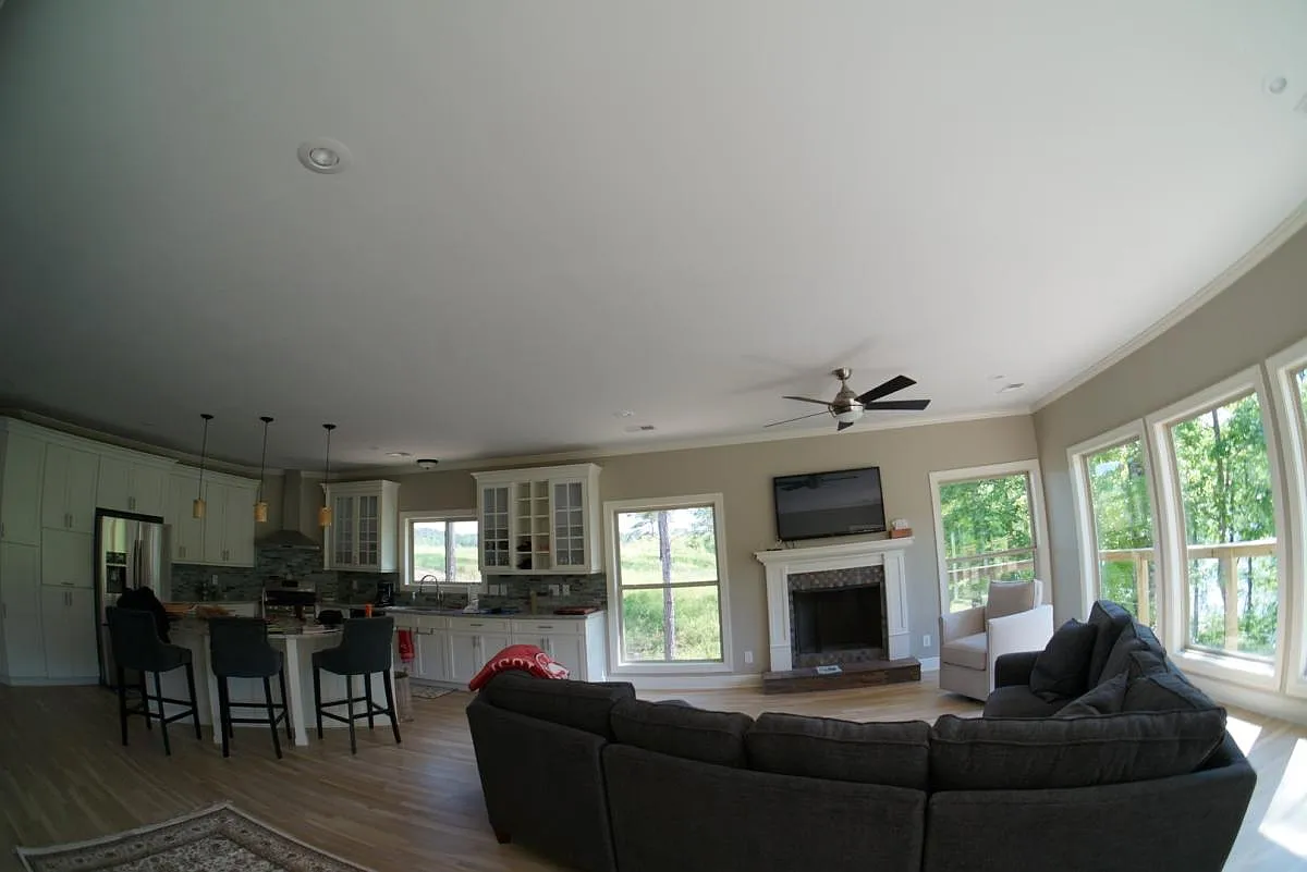 4 bed, 3.5 bath, 3600 sqft, $2,800 — Photo 4