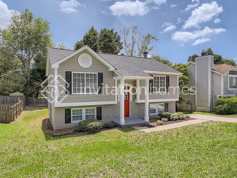 6083 Raintree Bnd — Photo 1