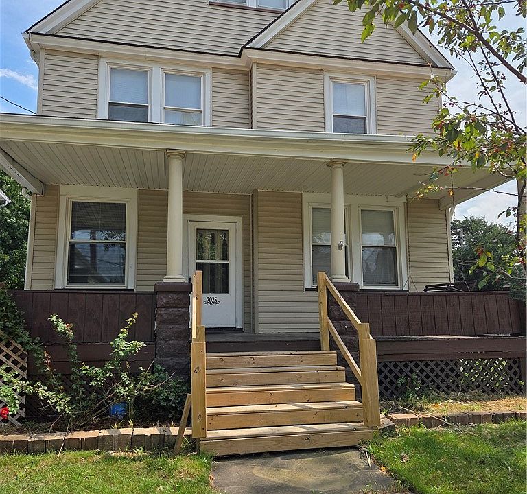 1st image of 2025 W 100th St