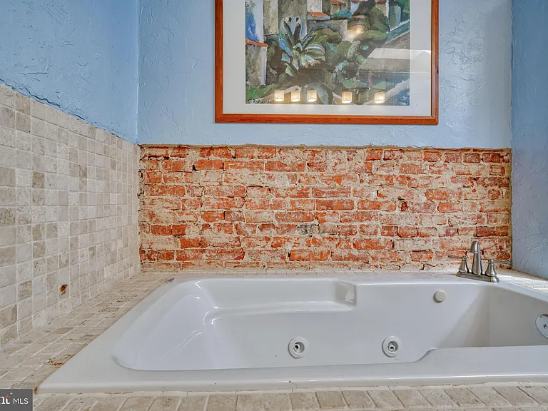 119 S Bouldin St — Photo 23