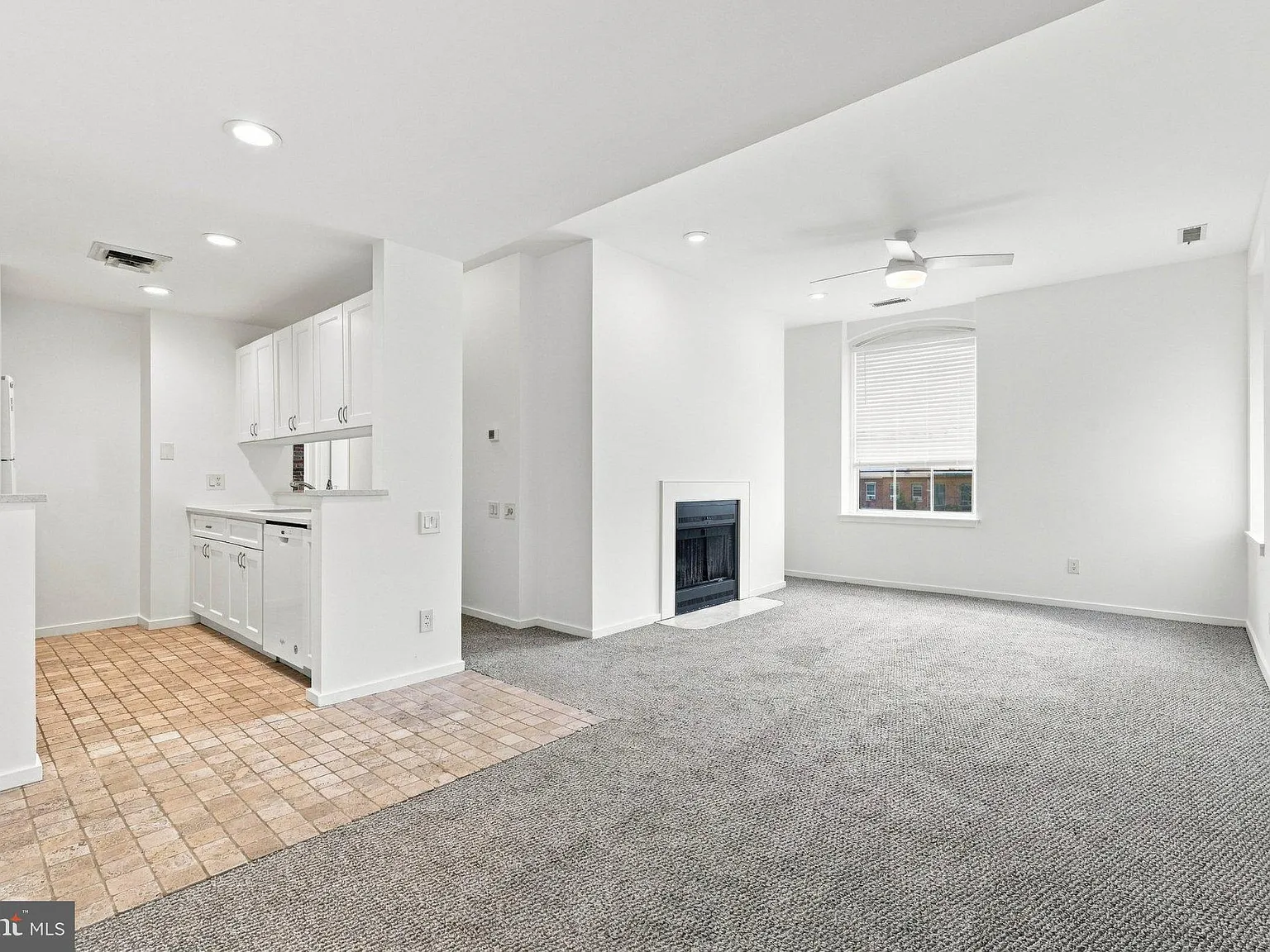 2 bed, 2.0 bath, 854 sqft, $1,875 — Photo 4