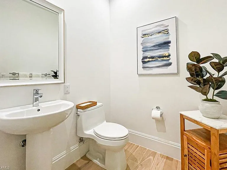 875 6th Ave S #204 — Photo 5
