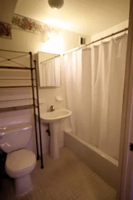 Rented by Kian Realty | media 16