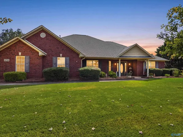 16740 Bellewood Dr, Athens, AL 35613