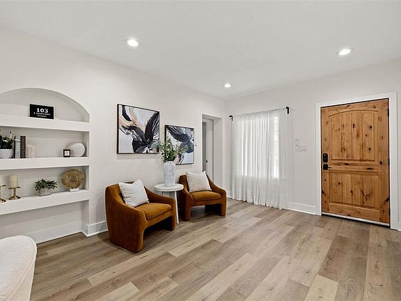 5th image of 103 E Lambright St