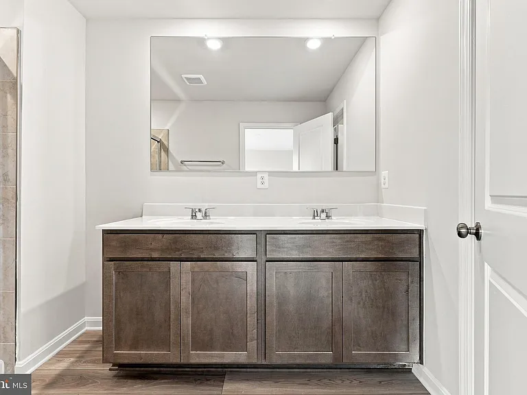 394 Seeback Dr — Photo 28