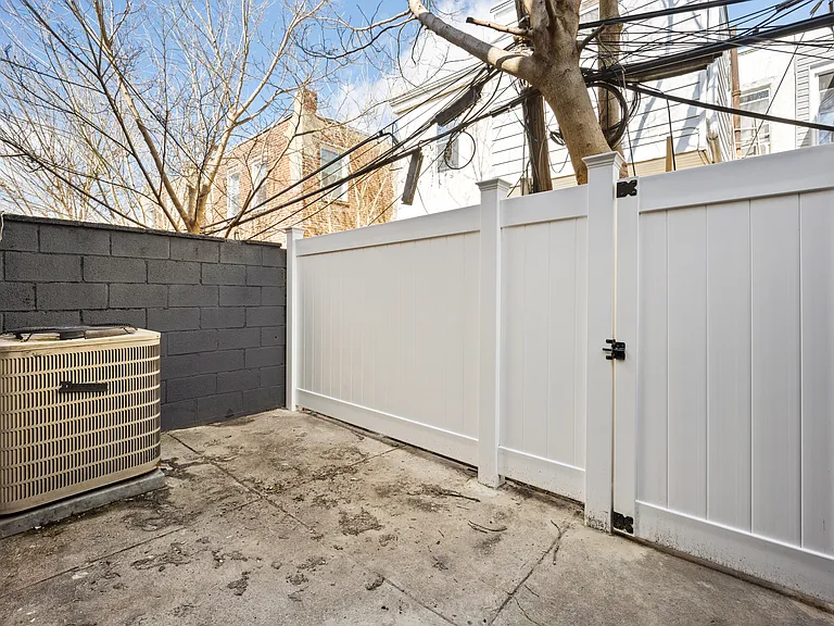 2043 Pierce St — Photo 25