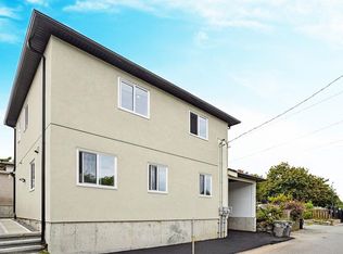 5948 Knight St #3, Vancouver, BC V5P 2V5