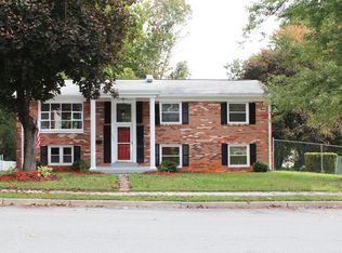 13827 Gilbert Rd, Woodbridge, VA 22193