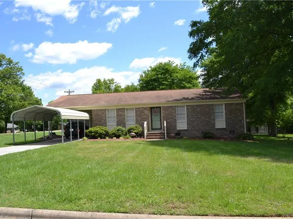 260 Country Club Dr, Eden, NC 27288