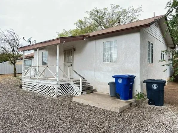 463 61st St NW, Albuquerque, NM 87105
