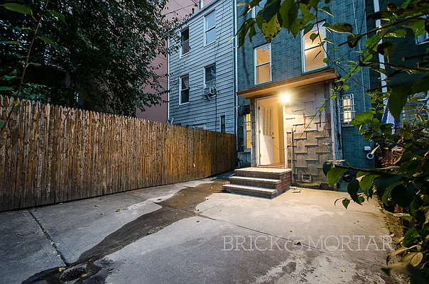 Rented by Brick&Mortar | media 23