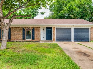 604 Sue Ann Ln, Burleson, TX 76028