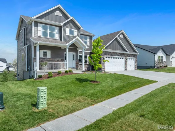 605 Woodway Dr, Wentzville, MO 63385