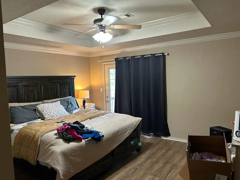 3 bed, 2.5 bath, 1500 sqft, $1,300 — Photo 3