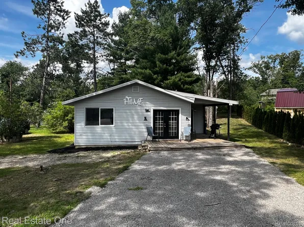 1623 N Ogemaw Trl, West Branch, MI 48661