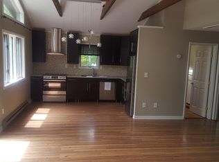 100 Cabin Ct, Milford, PA 18337