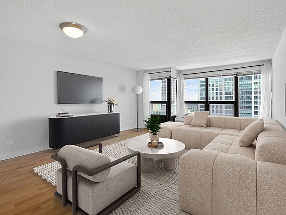 5th image of 30 E Huron St APT 4610