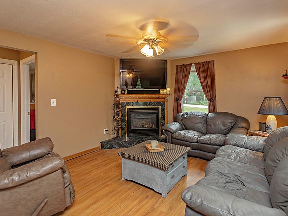 5th image of 9 Lazy Brook Lane