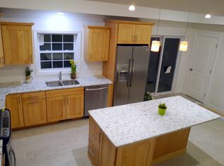 136 Leverett Rd, Amherst, MA 01002