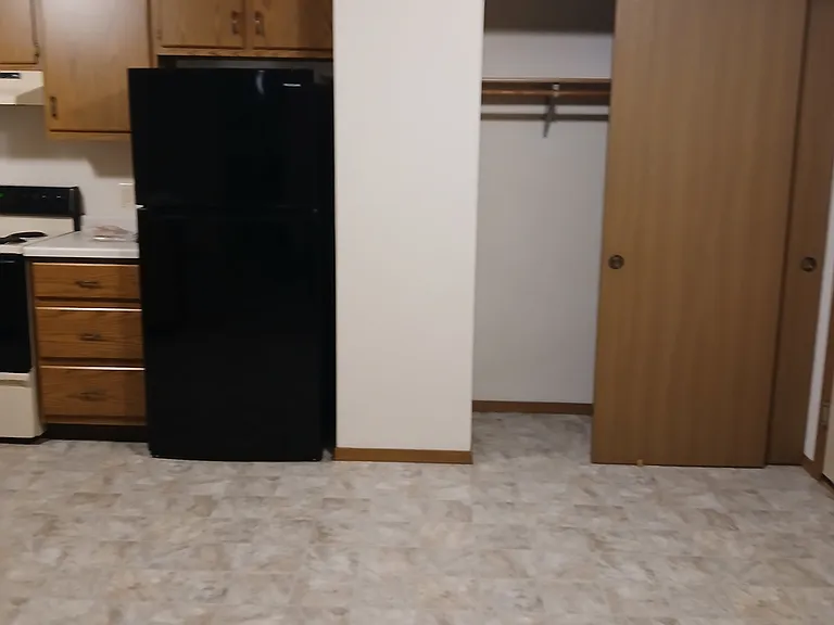 Oconto Park Apartments — Photo 6