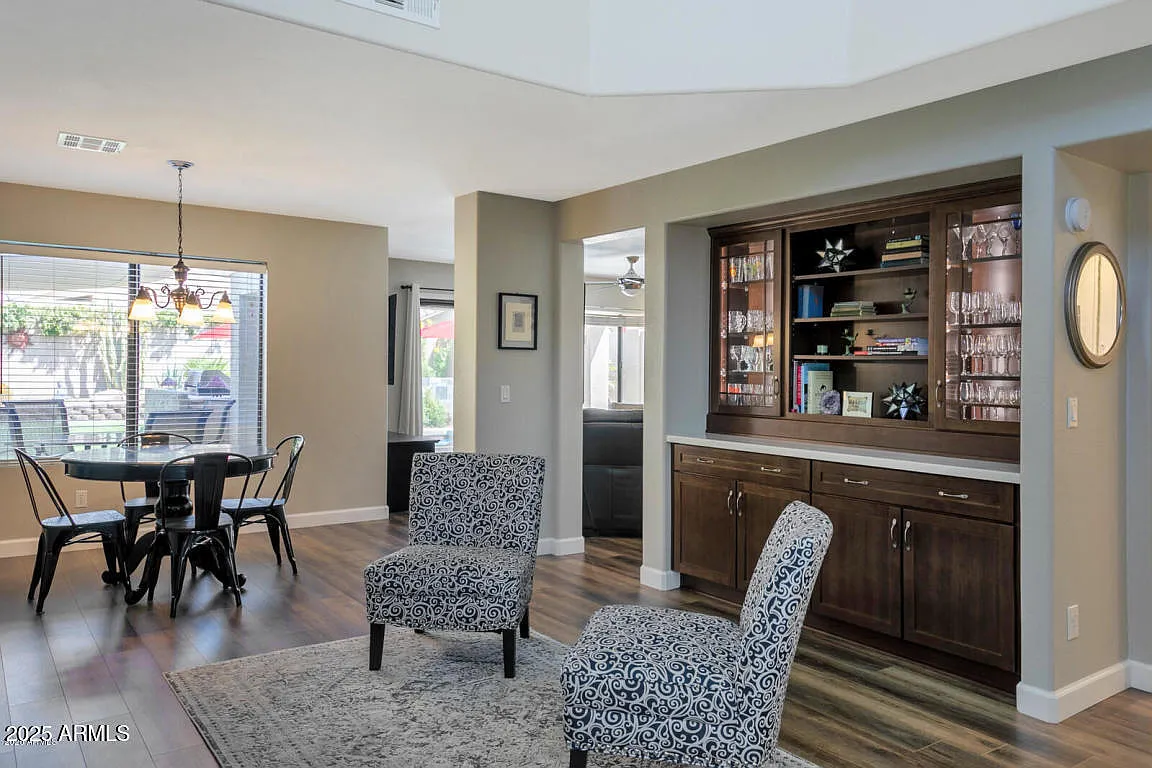 5 bed, 2.5 bath, 2209 sqft, $3,150 — Photo 4