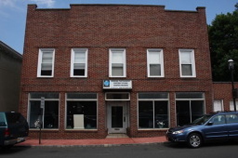 2nd image of 7-11 Main St