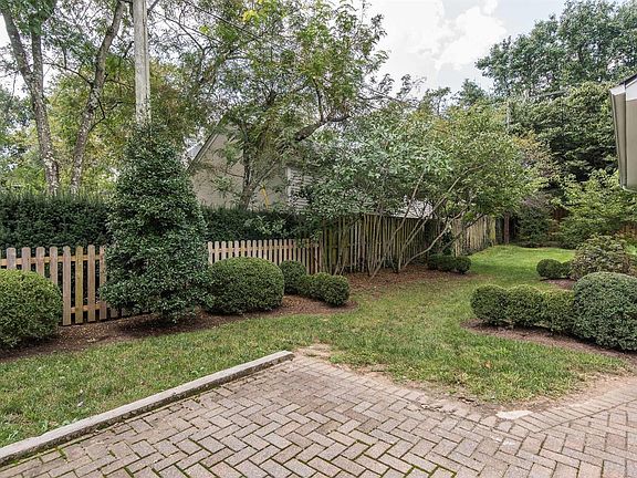 5th image of 190 Eastover Dr