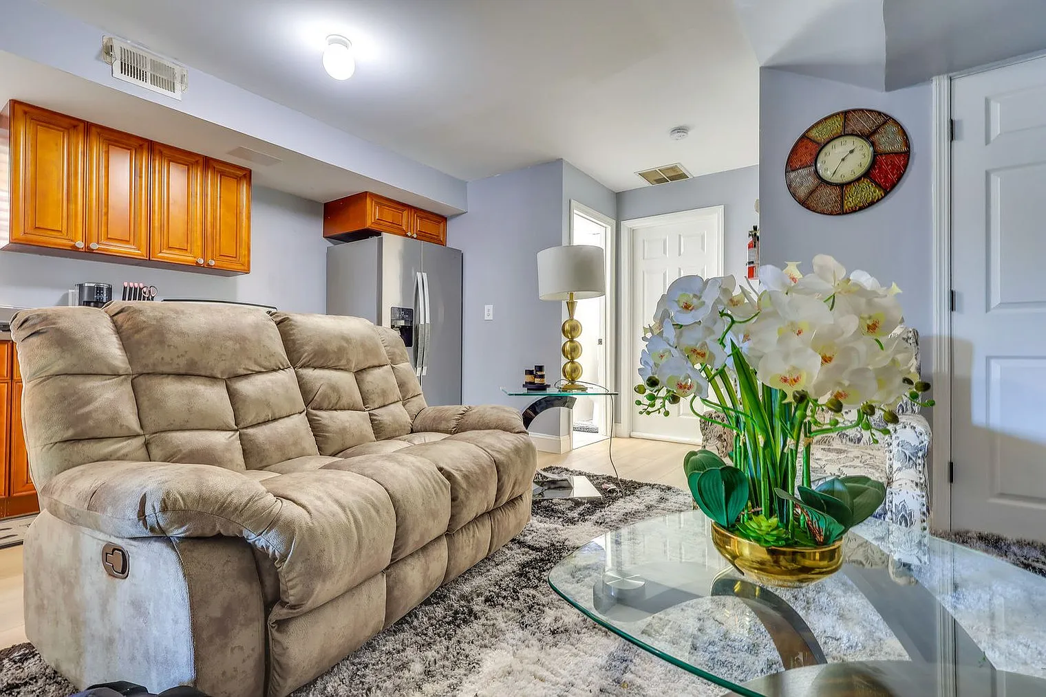 1 bed, 1.0 bath, 796 sqft, $3,027 — Photo 2