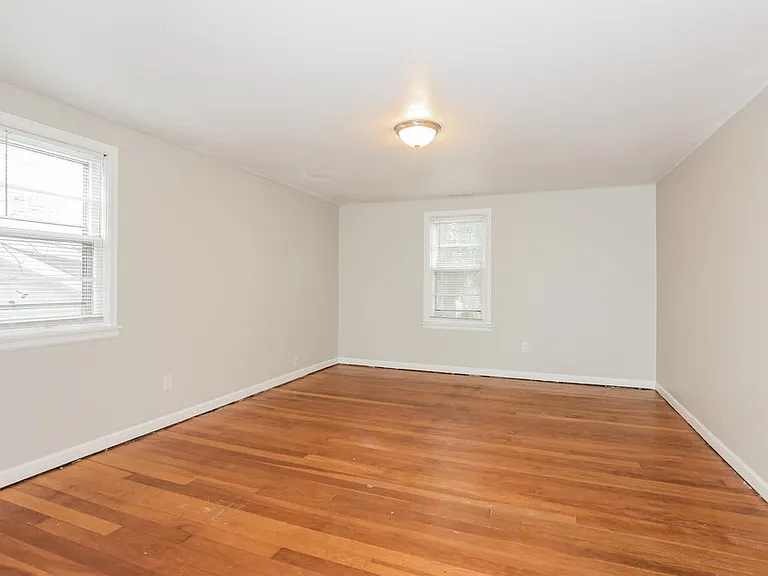 765 Boone St — Photo 10