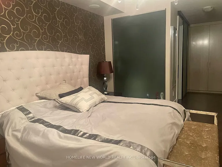 29 Queens Quay E #406 — Photo 23