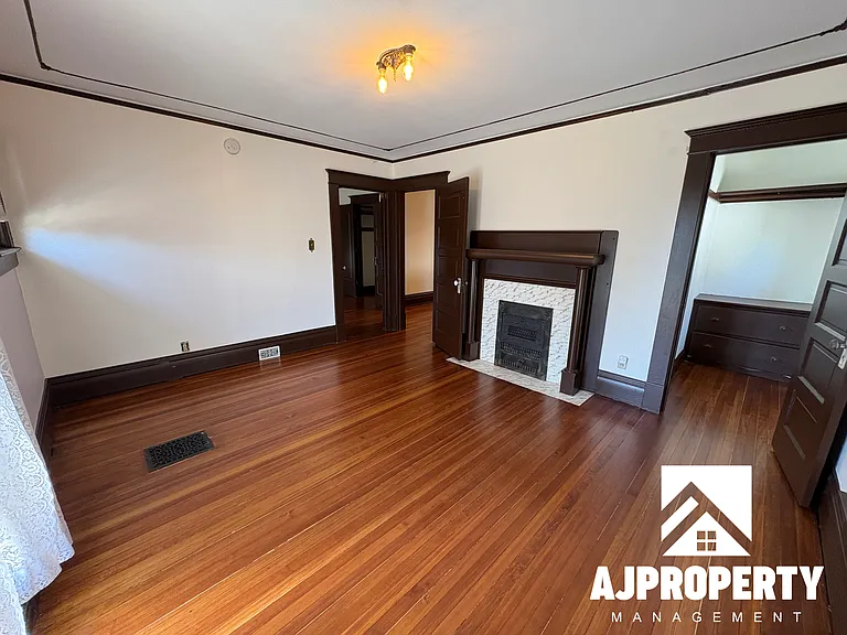119 N Summit Ave — Photo 27
