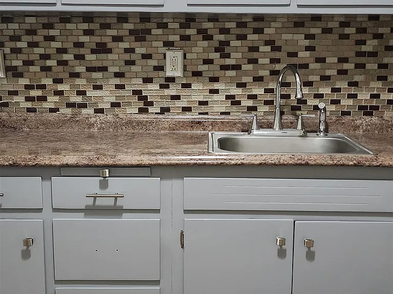 14 Newark Bay Ct — Photo 3