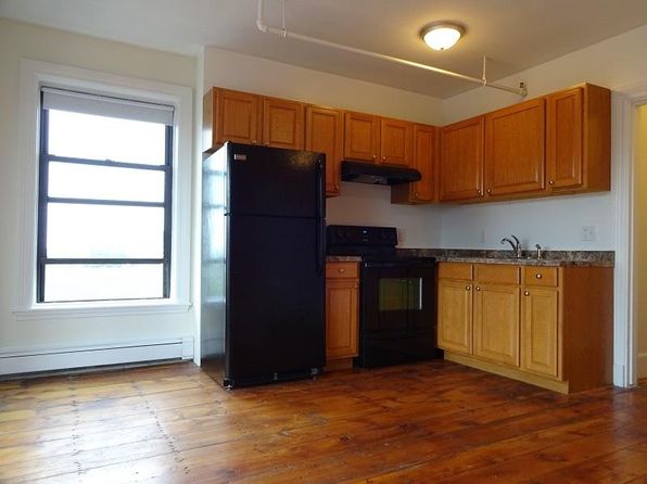 Maine Pet Friendly Apartments Houses For Rent 31 Rentals Zillow