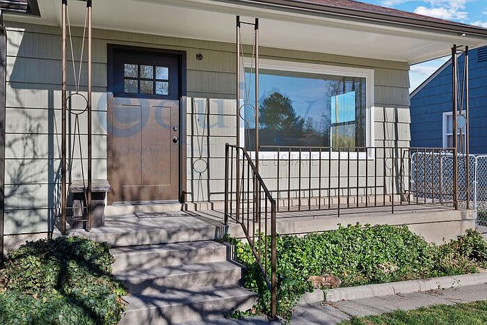 1st image of 840 W Montague Ave