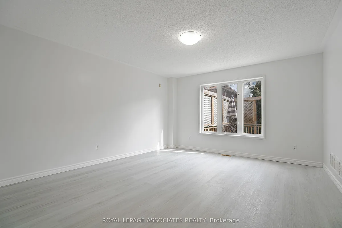 Building Photo - 25 Cranston Ave