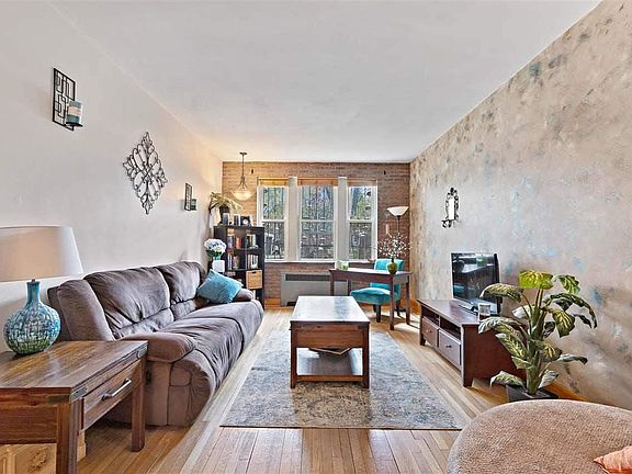 2nd image of 101 Kensington Ave #A2