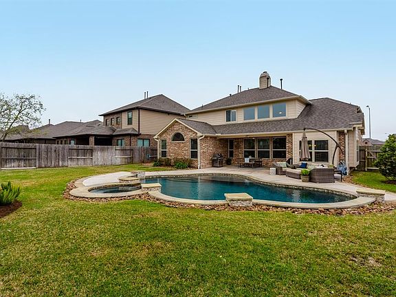 3rd image of 22 Blue Sky Ct