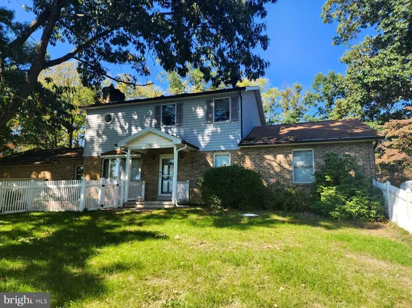 611 Alexander Spring Rd, Carlisle, PA 17015