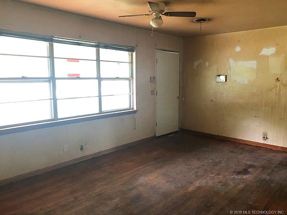 2nd image of 521 S Strong Blvd