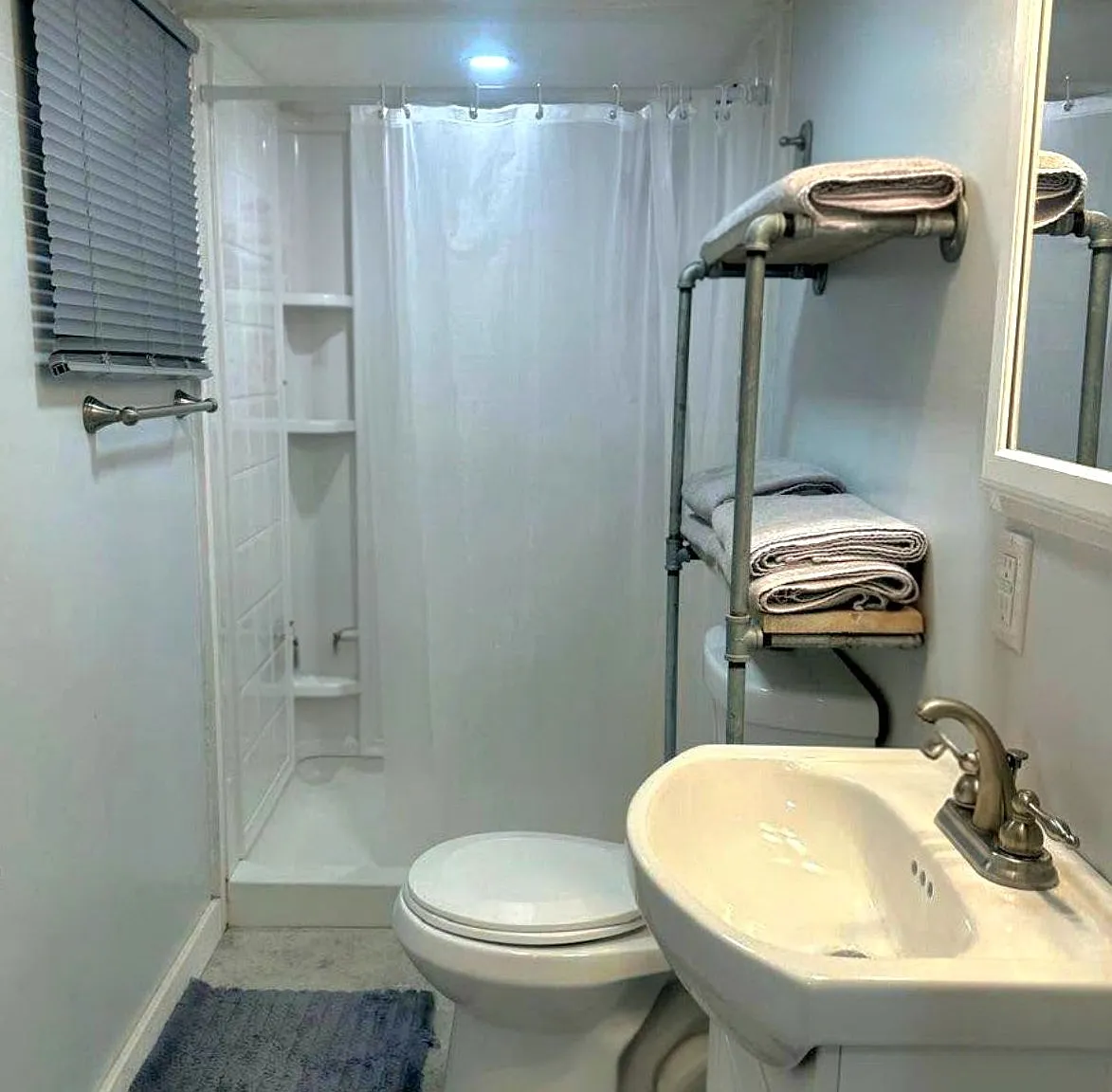 3 bed, $1,995 — Photo 4