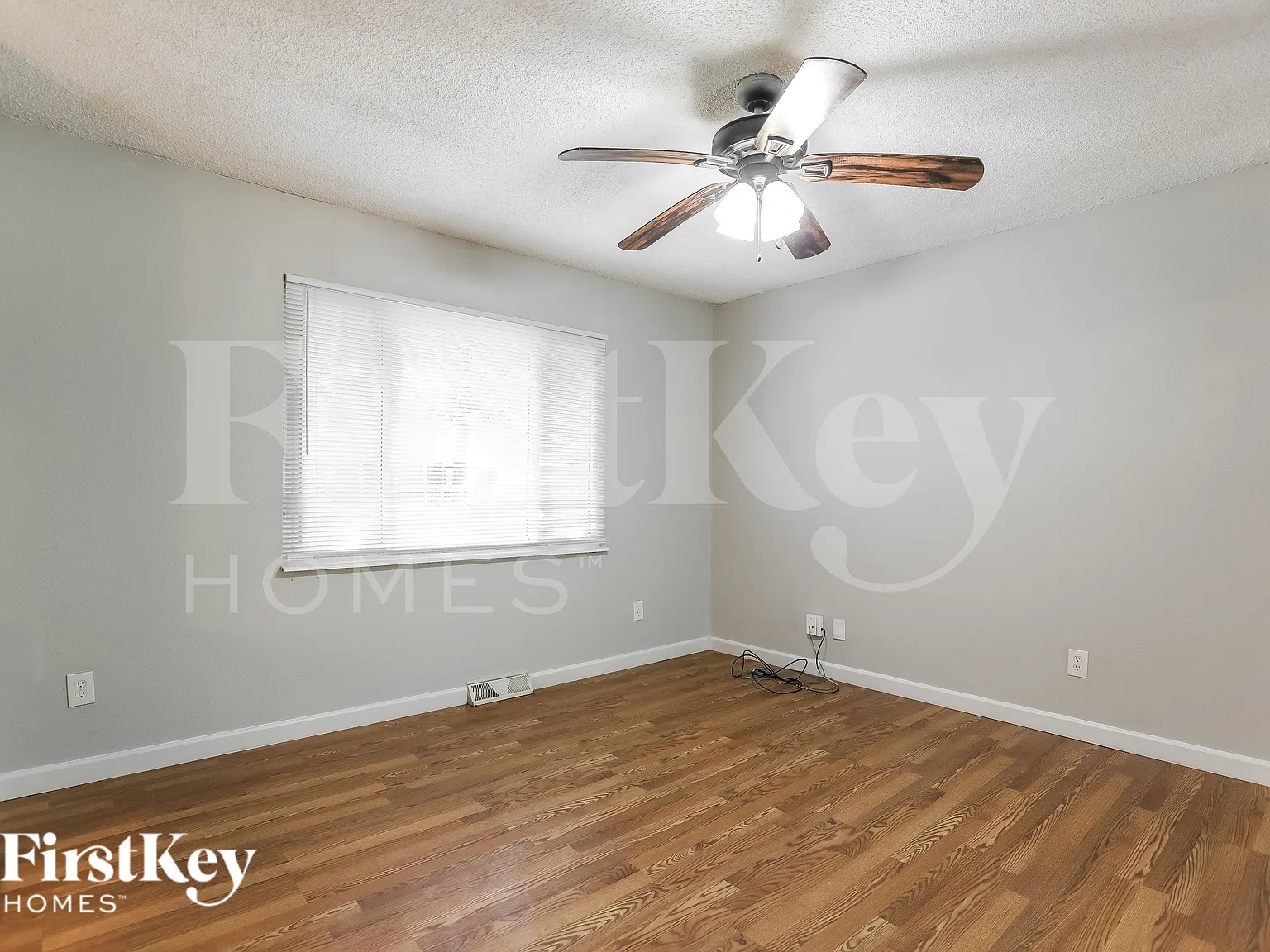 3 bed, 2.0 bath, 1102 sqft, $1,750 — Photo 3
