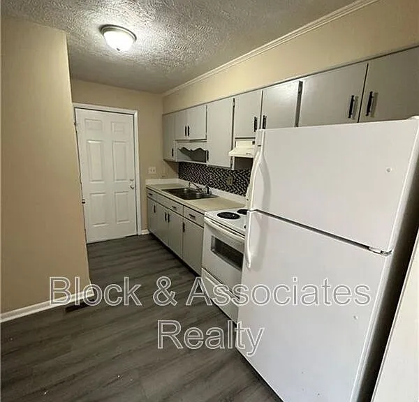 4959 Fieldcrest Dr #A — Photo 4