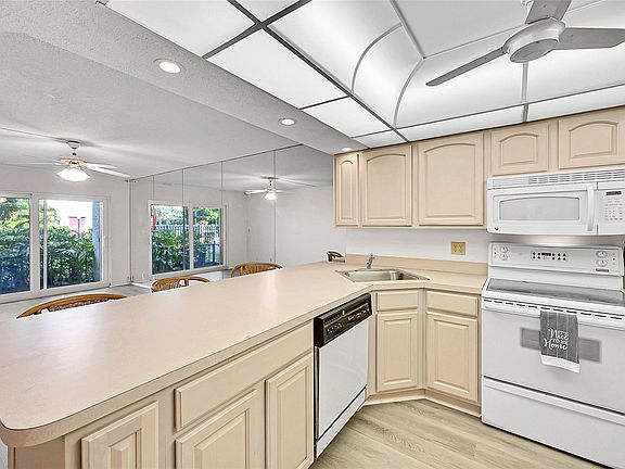 3rd image of 3004 NE 5th Terrace #111C