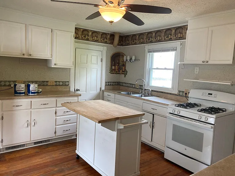 408 W Columbia Ave — Photo 5