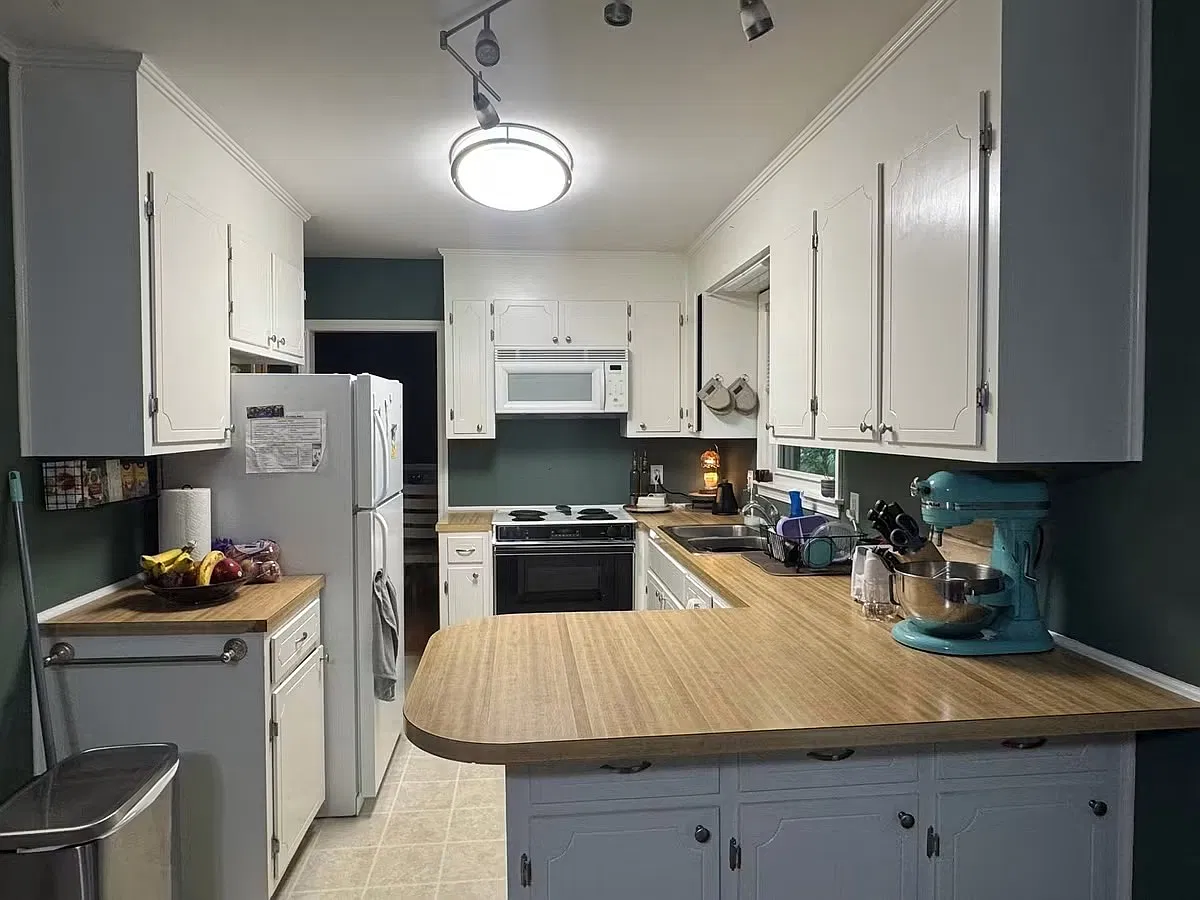 3 bed, 1.5 bath, 1313 sqft, $1,900 — Photo 3