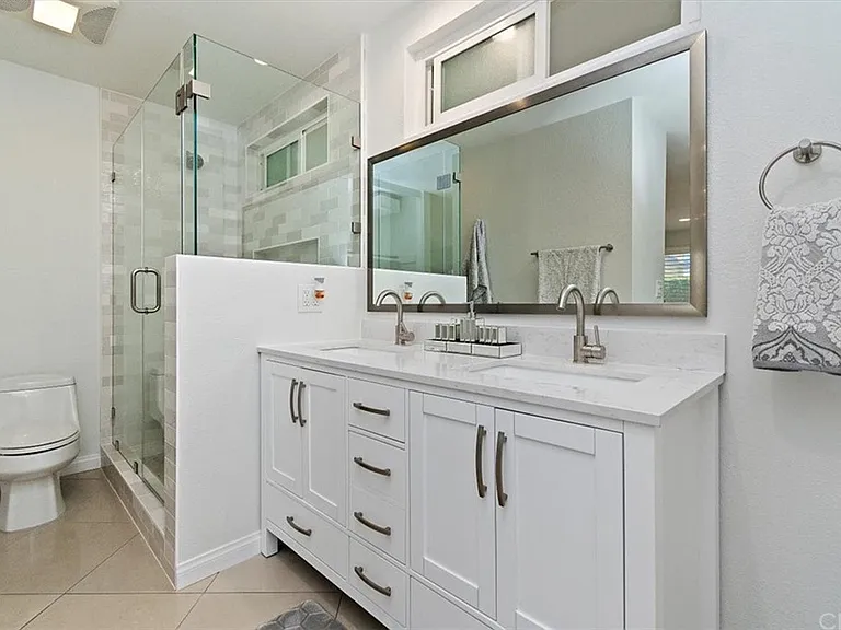 13043 Espinheira Dr — Photo 20