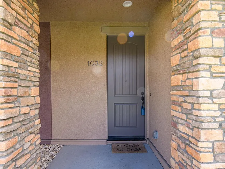 1032 Arbor Rd — Photo 4